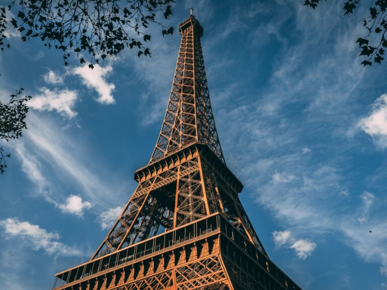Charm Torre Eiffel Parigi Cuore Amore Innamorati in argento 925 - Les Folies per Pandora
